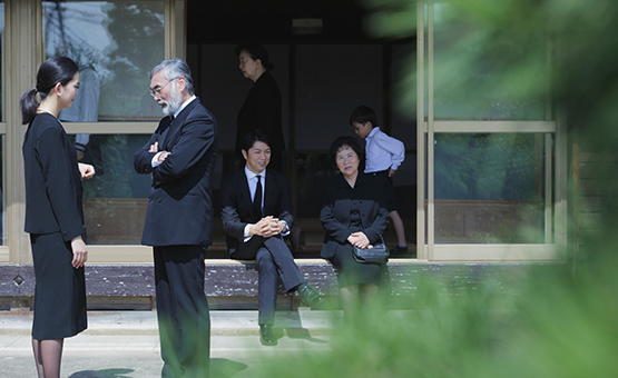 七回忌とはどんな法要のことを意味するのか?そして男性の服装のマナーで注意するべきポイントは? 画像